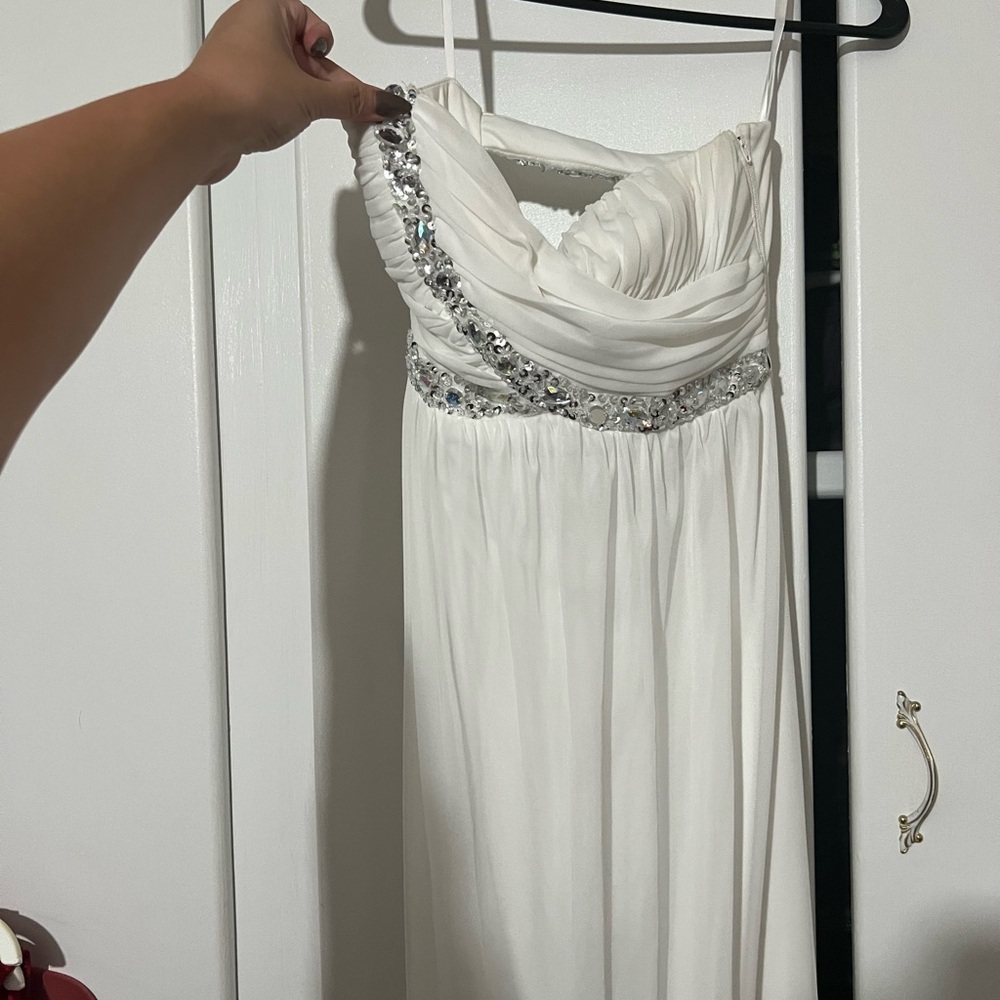 Long white dress strapless